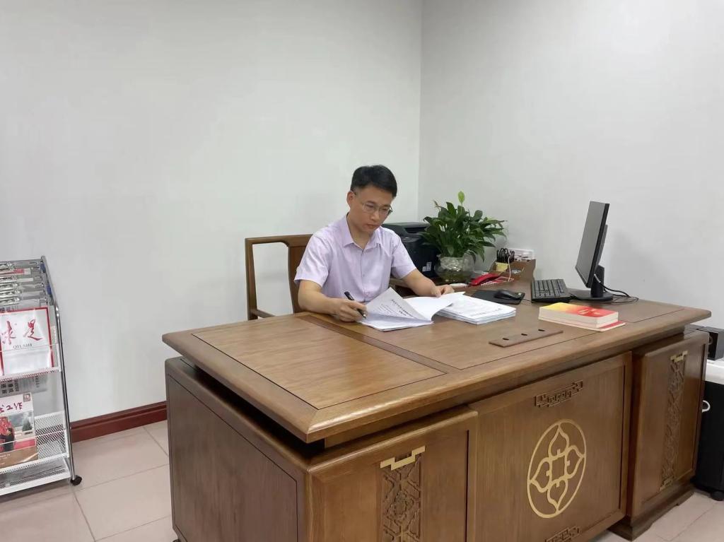 天博在线(中国)校友许云获评第六届  广东省“人民满意的公务员”称号